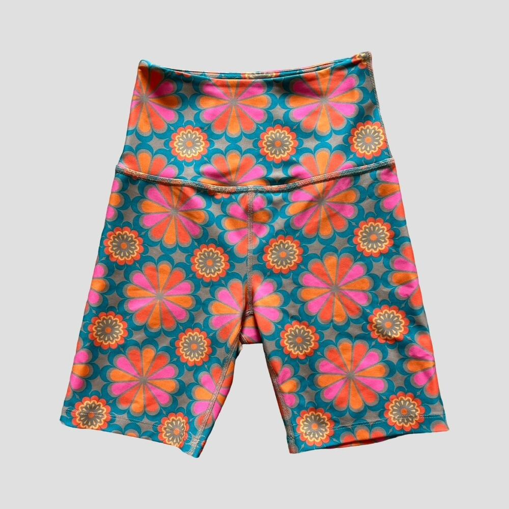 Beyond Yoga Flower Tile Biker Shorts High Rise Pink Orange Teal Floral Womens XS